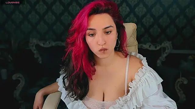 Daphne Moss online show from 12, 5, 2026