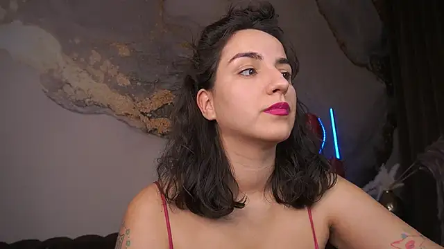 Daphne Moss online show from 12, 2, 2025