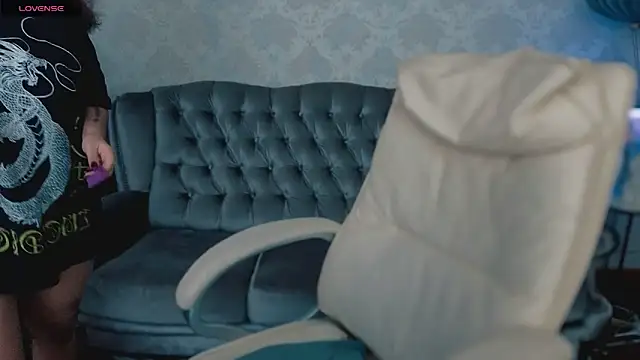 Daphne Moss online show from 14, 12, 2025