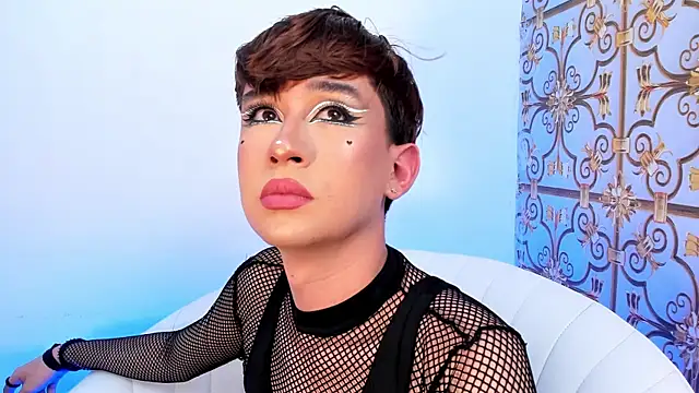 Chris boy  online show from 4, 11, 2025