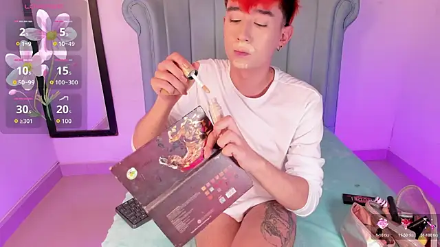 Chris boy  online show from 13, 5, 2026