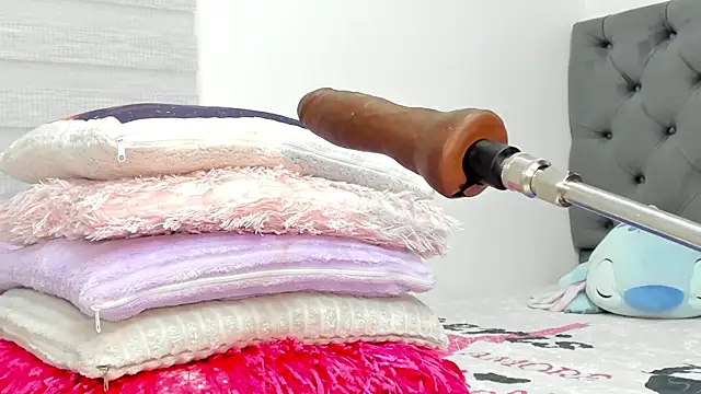 Elizabeth 18  online show from 16, 4, 2026