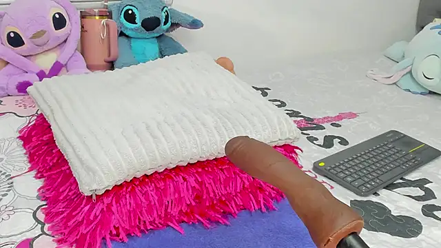 Elizabeth 18  online show from 17, 11, 2025