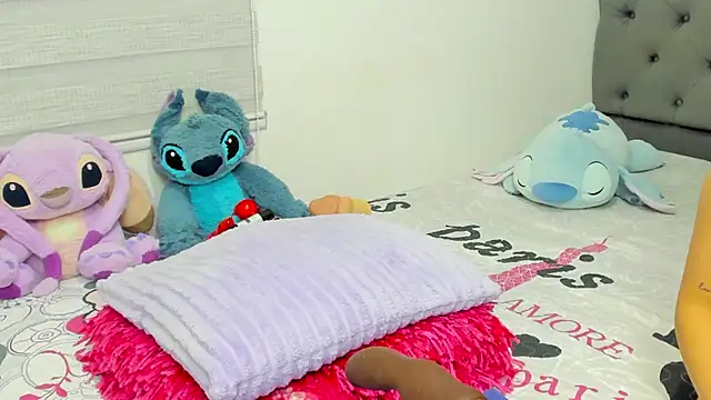 Elizabeth 18  online show from 4, 10, 2025