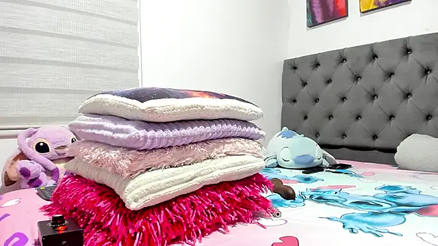 Elizabeth 18  online show from 27, 2, 2026