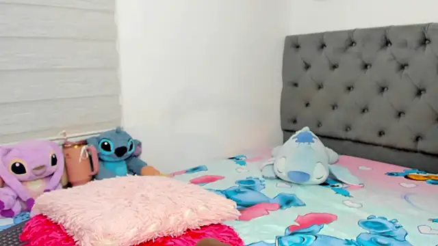 Elizabeth 18  online show from 2, 11, 2025