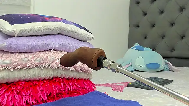 Elizabeth 18  online show from 22, 2, 2026