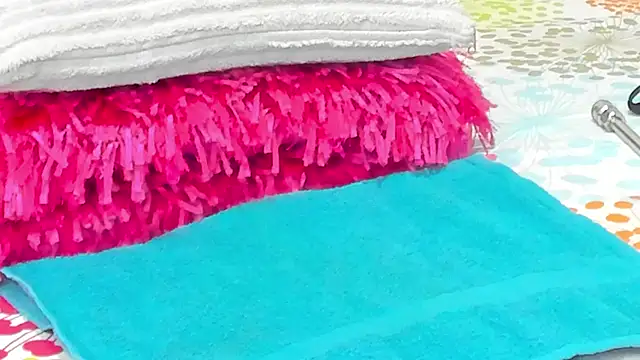 Elizabeth 18  online show from 27, 9, 2025