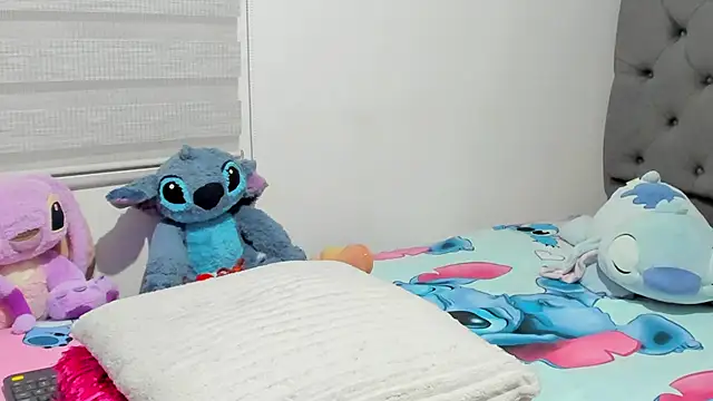 Elizabeth 18  online show from 8, 11, 2025