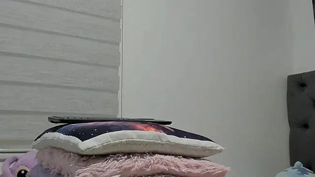 Elizabeth 18  online show from 28, 3, 2026