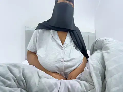 Submissive Arab online show from 7, 2, 2025