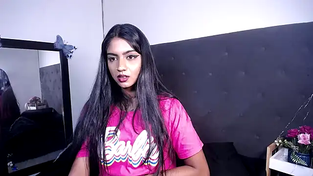 Delilah Blazee online show from 28, 3, 2026