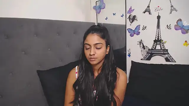 Delilah Blazee online show from 17, 10, 2025