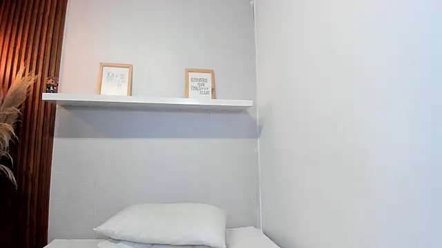 LANA-JONNES online show from 7, 11, 2025