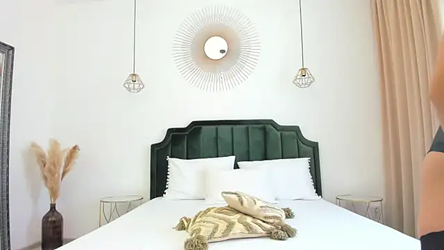 xLorenna online show from 30, 10, 2025