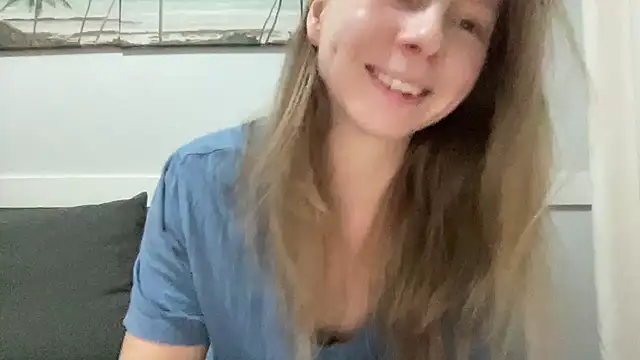 SweetLucy96 online show from 15, 1, 2025