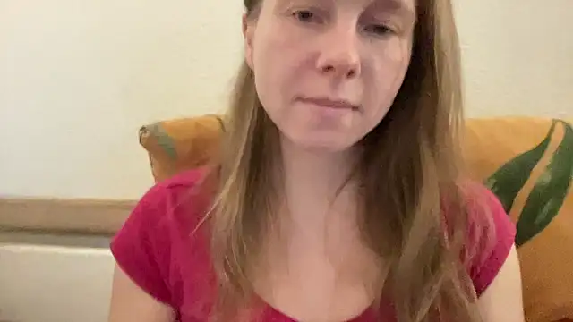 SweetLucy96 online show from 5, 3, 2025