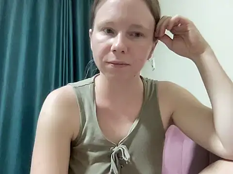 SweetLucy96 online show from 17, 10, 2025