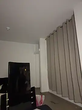  Niah  online show from 18, 4, 2026