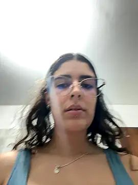 Snapshot of _Niah_ chatting on 24, 10, 2025 Niah online show from 24, 10, 2025