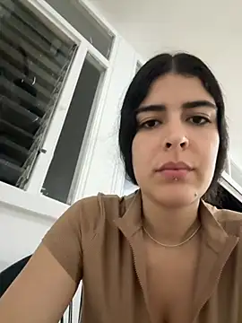 Snapshot of _Niah_ chatting on 25, 10, 2025 Niah online show from 25, 10, 2025