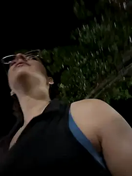 Snapshot of _Niah_ chatting on 1, 11, 2025 Niah online show from 1, 11, 2025