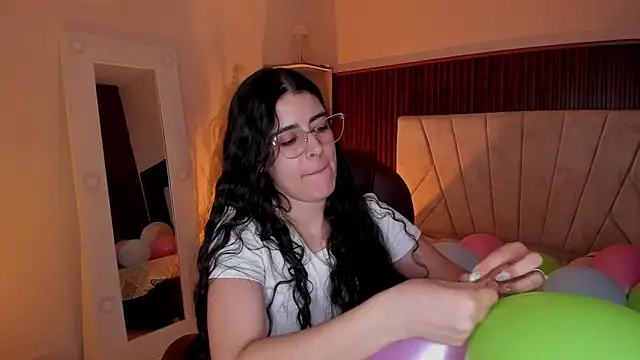  Niah  online show from 7, 4, 2026