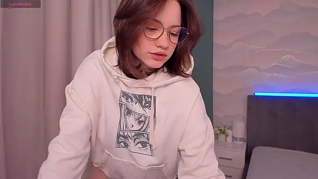 Eva Doo online show from 30, 9, 2025