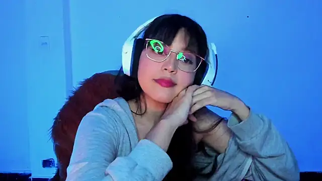 Snapshot of Little_Lisy chatting on 3, 12, 2025 Little Lisy online show from 3, 12, 2025