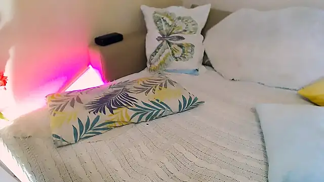 OLIVIA CANDY online show from 7, 8, 2026