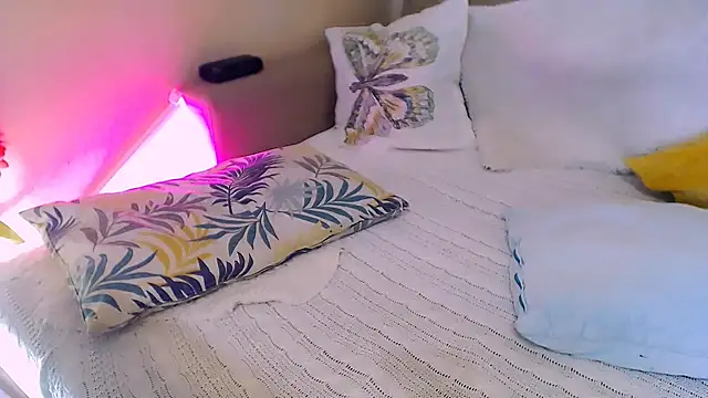 OLIVIA CANDY online show from 28, 5, 2026