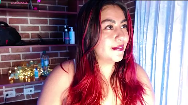 Snapshot of gatuwildhott chatting on 16, 6, 2026 gatuwildhott online show from 16, 6, 2026