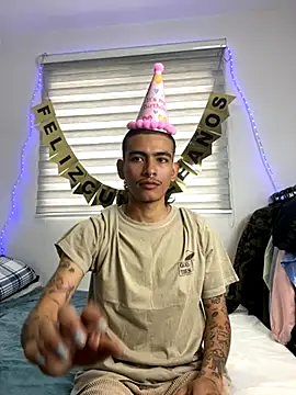 Snapshot of sorry-mom69 chatting on 10, 10, 2025 sorry-mom69 online show from 10, 10, 2025