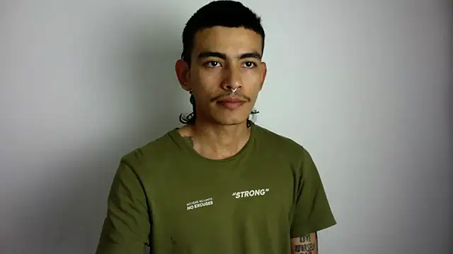 Snapshot of sorry-mom69 chatting on 23, 9, 2025 sorry-mom69 online show from 23, 9, 2025