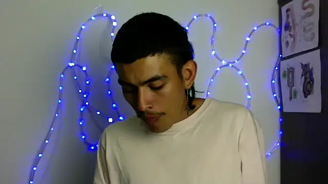 Snapshot of sorry-mom69 chatting on 28, 11, 2025 sorry-mom69 online show from 28, 11, 2025