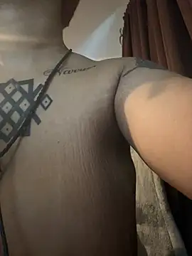 nickytheehawtie online show from 7, 4, 2026