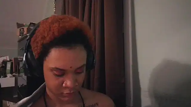 nickytheehawtie online show from 15, 2, 2026