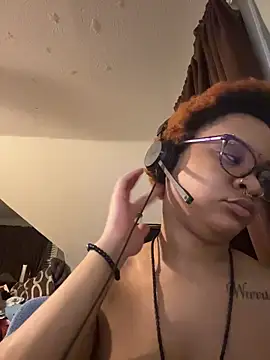 nickytheehawtie online show from 5, 3, 2026