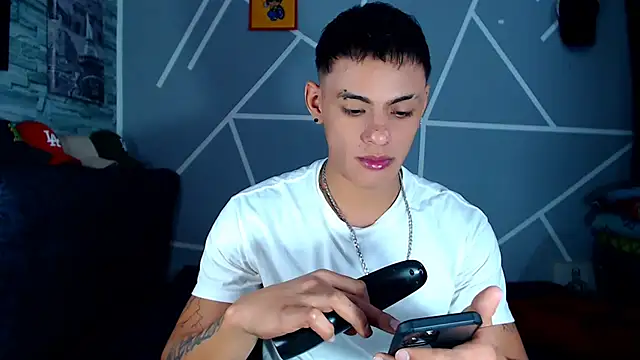 danilohot 19 online show from 15, 3, 2025