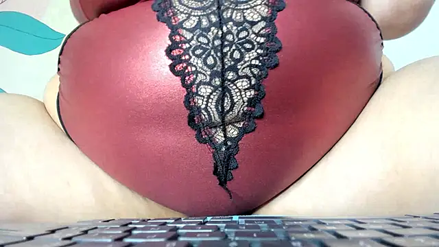 Snapshot of Alondra_zaaens chatting on 19, 2, 2025 Alondra zaaens online show from 19, 2, 2025