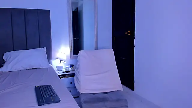 ethan brown  online show from 29, 10, 2025