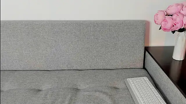 miss emily  online show from 18, 10, 2025