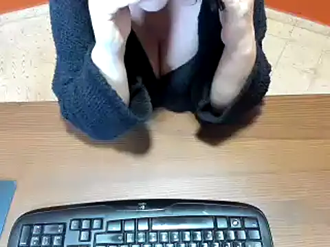 NikkiHolland online show from 29, 1, 2025