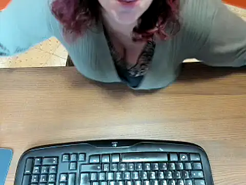 NikkiHolland online show from 12, 3, 2025