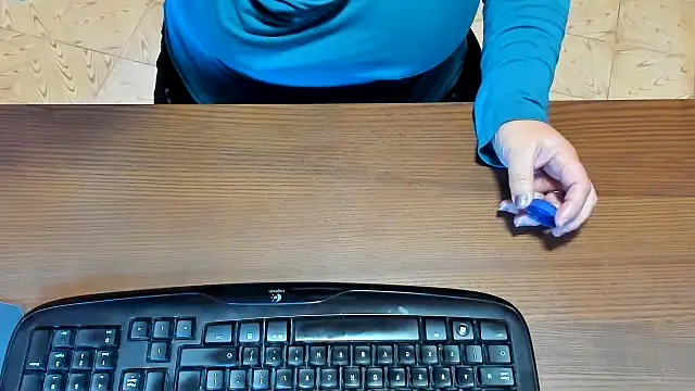 NikkiHolland online show from 30, 10, 2025