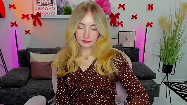 bella  rose online show from 18, 2, 2025