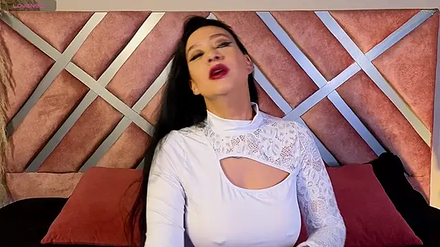  kelly hous36 online show from 19, 3, 2025