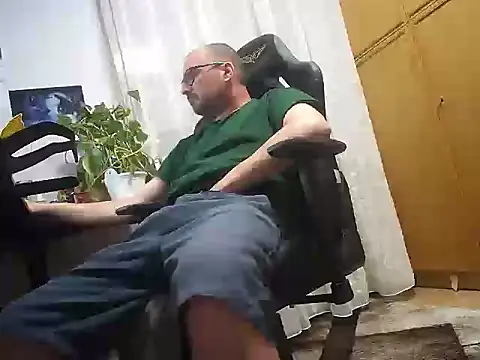 Snapshot of FagGuy39 chatting on 8, 4, 2026 FagGuy39 online show from 8, 4, 2026