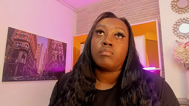 ShaniaBrownn online show from 28, 11, 2025