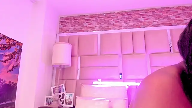 ShaniaBrownn online show from 18, 3, 2026